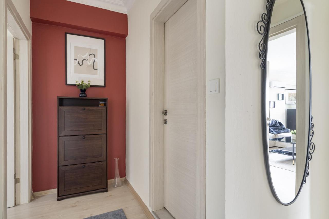 Apartamento Modern Flat With Balcony On Bagdat Street Estambul Exterior foto